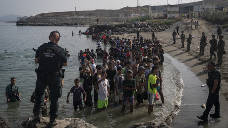 Afflux de migrants à Ceuta : «Le gouvernement a systématiquement ignoré les avertissements» du renseignement, accuse un média