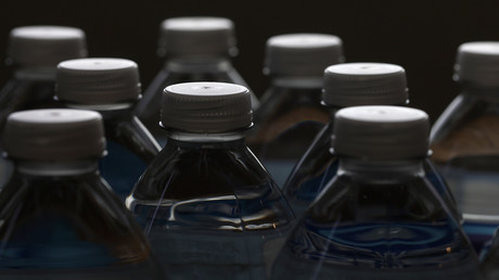 Algérie : les prix de l’eau minérale augmentent sous l’effet de la hausse du coût du plastique sur le marché mondial