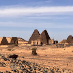 Soudan : les pyramides de Méroé, inscrites au patrimoine mondial de l’UNESCO, menacées par la guerre