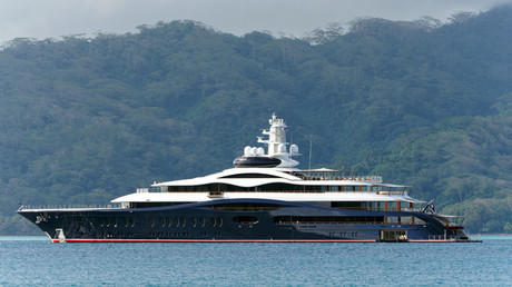 Le super-yacht de Zuckerberg a ignoré l'appel à l'aide d'un bateau au large de l'Alaska
