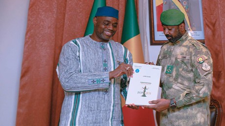 Mali : le président de la Transition reçoit le rapport final du Forum national sur la Justice