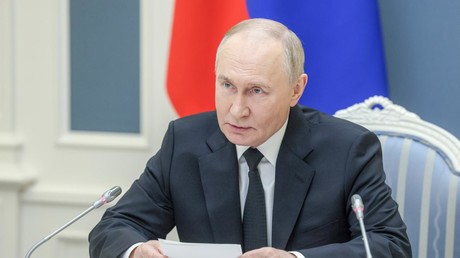 Vladimir Poutine recevra le président birman Min Aung Hlaing au Kremlin le 18 août pour des entretiens bilatéraux